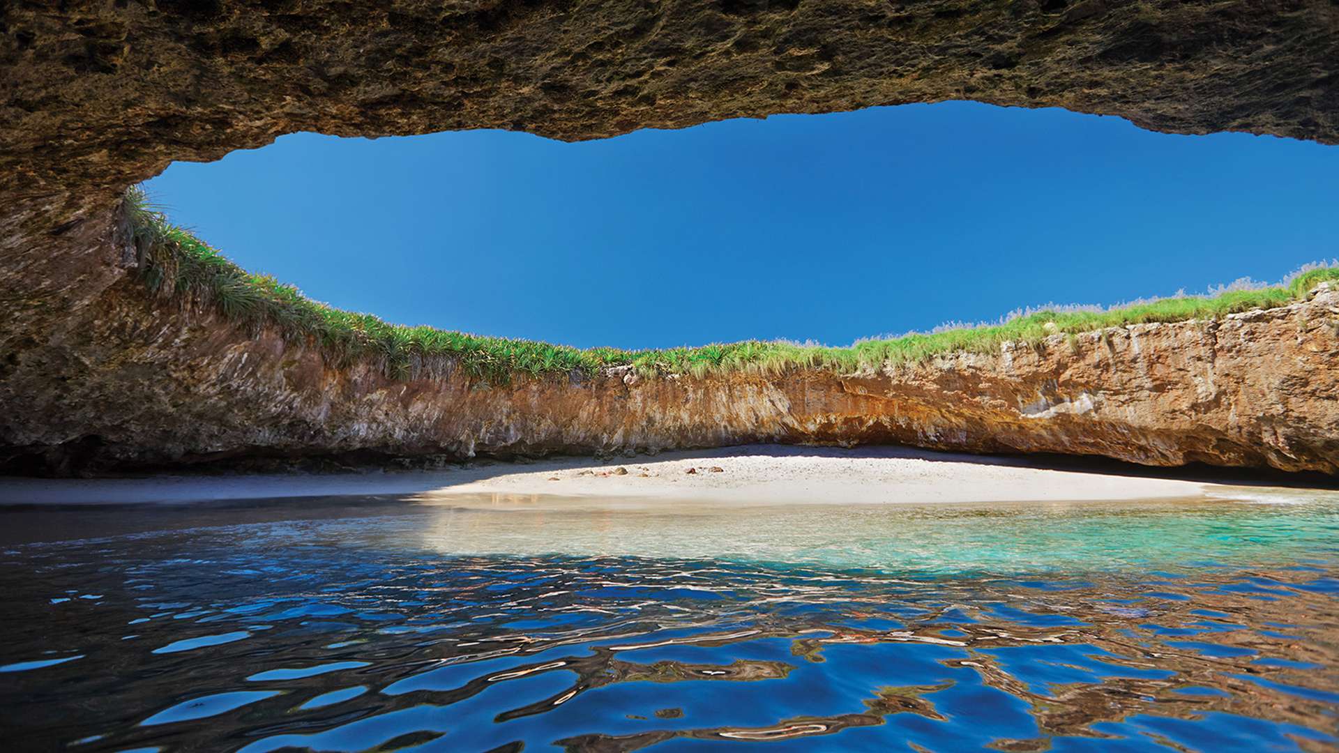 50 Tempat Wisata di Indonesia yang Paling Populer di Tahun Ini
