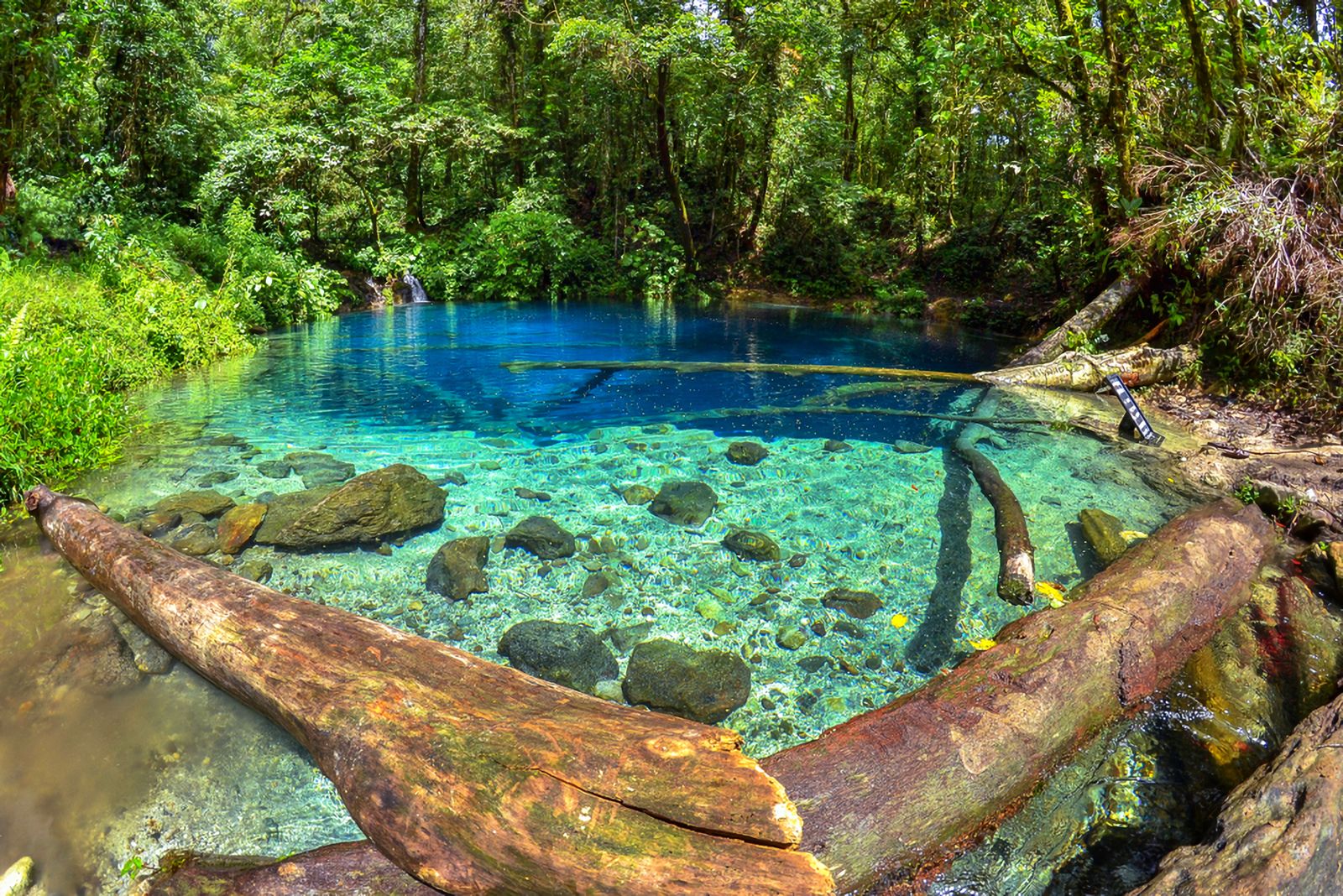 Danau Kaco, Kolam Biru Tersembunyi di Rimba Kerinci